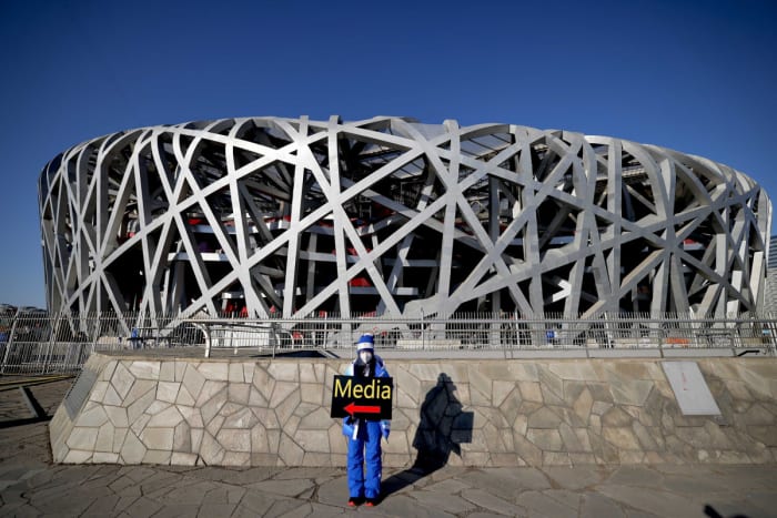 media-sign-volunteer